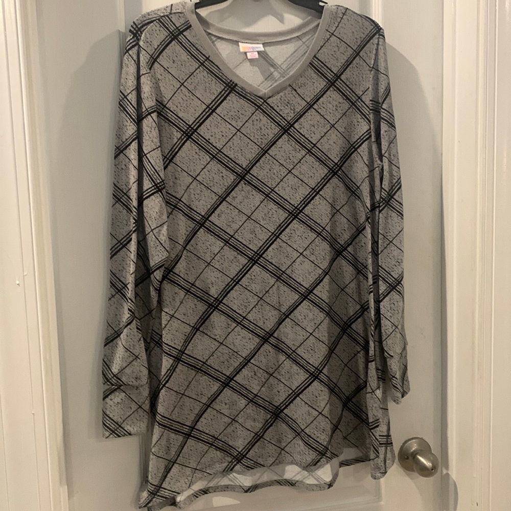 Lularoe Elizabeth Top